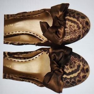 NWOT Gianni Brocade Heel 8